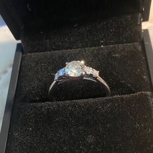 Diamond engagement ring